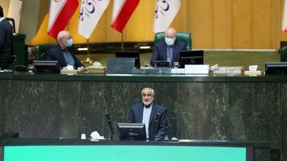 نادران: با رای گرفتن متقلبانه وزرای پیشنهادی از مجلس مخالف هستم