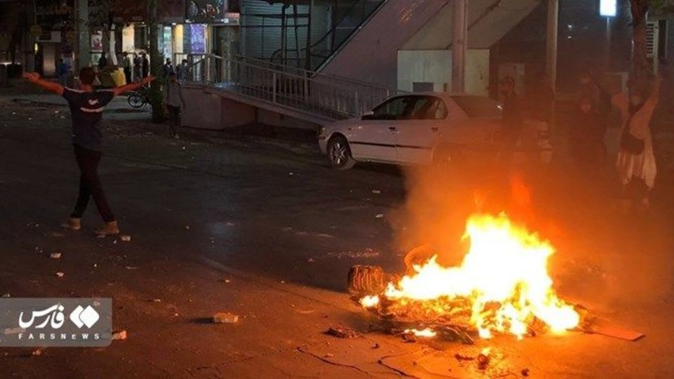 گزارش میدانی از تجمعات چهارشنبه شب تهران