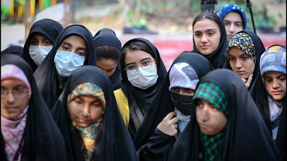 دیدار رئیسی با دانش‌آموزان اردو‌ی راهیان پیشرفت