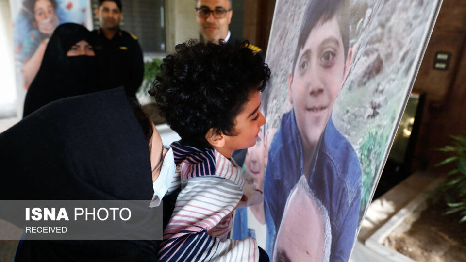 دیدار امیر دریادار ایرانی با آرتین فرزند نیروی دریایی