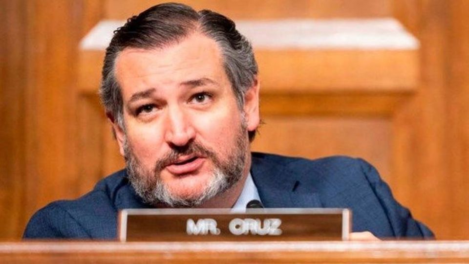 سناتور آمریکایی: پهلوگیری ناوهای ایران در برزیل تهدیدی علیه ما است سناتور آمریکایی: پهلوگیری ناوهای ایران در برزیل تهدیدی علیه ما است