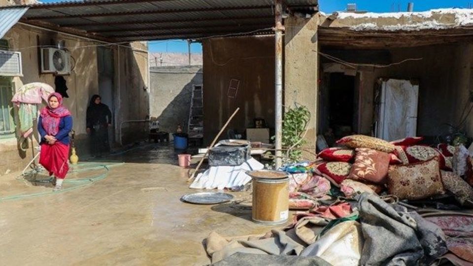 امام زاده داوود سیل می آید؟/بارش شدید باران در تهران امام زاده داوود سیل می آید؟/بارش شدید باران در تهران