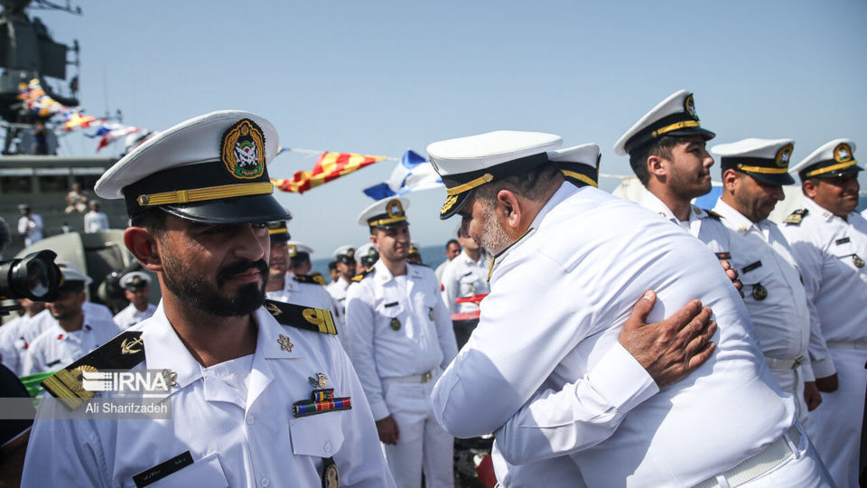 vاستقبال فرمانده نیروی دریایی از دریانوردان ایرانی