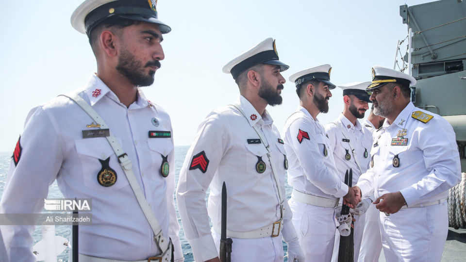 vاستقبال فرمانده نیروی دریایی از دریانوردان ایرانی