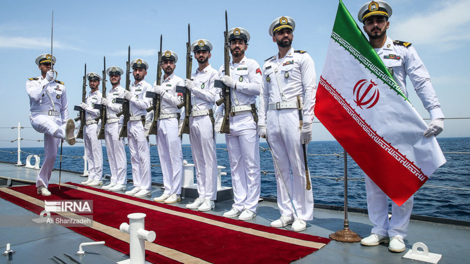vاستقبال فرمانده نیروی دریایی از دریانوردان ایرانی
