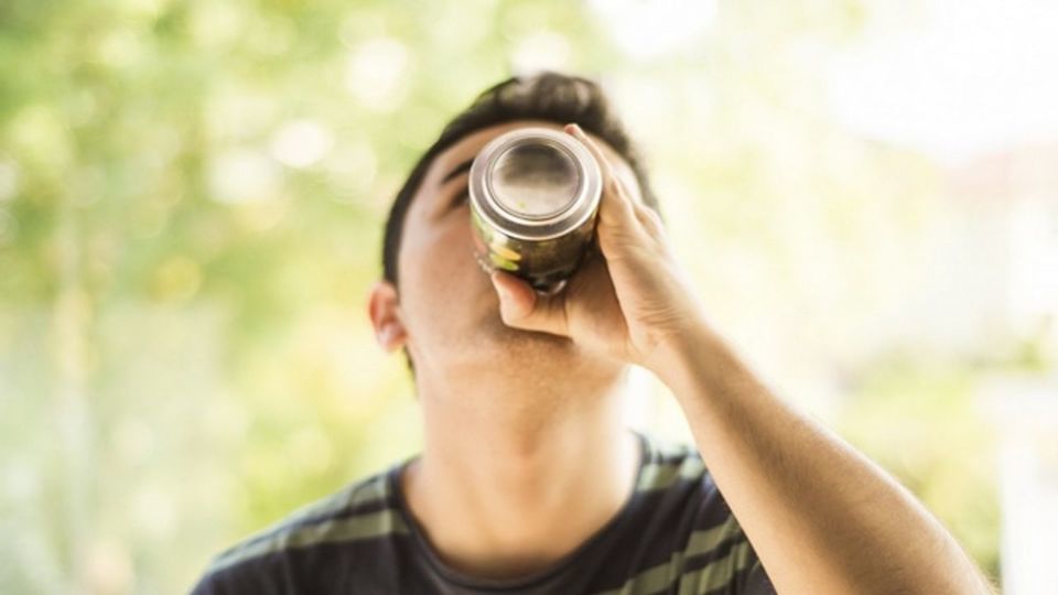 نوشیدنی انرژیزا مد جدید دهه هشتادیها نوشیدنی انرژیزا مد جدید دهه هشتادیها