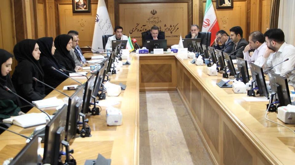 تثبیت نرخ ارز موجب جهش های ارزی در آینده خواهد شد تثبیت نرخ ارز موجب جهش های ارزی در آینده خواهد شد