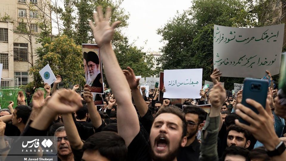 تجمع دانشجویان در پی محکومیت هتک حرمت قرآن کریم