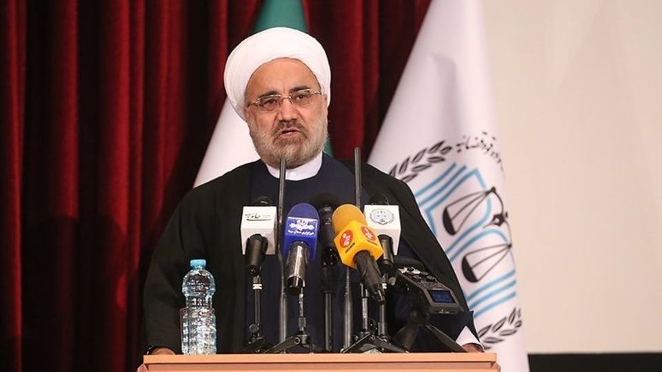 معاون اول قوه قضائیه: پلیس با "بیحجابی و بدحجابی" مقتدرانه برخورد کند معاون اول قوه قضائیه: پلیس با "بیحجابی و بدحجابی" مقتدرانه برخورد کند