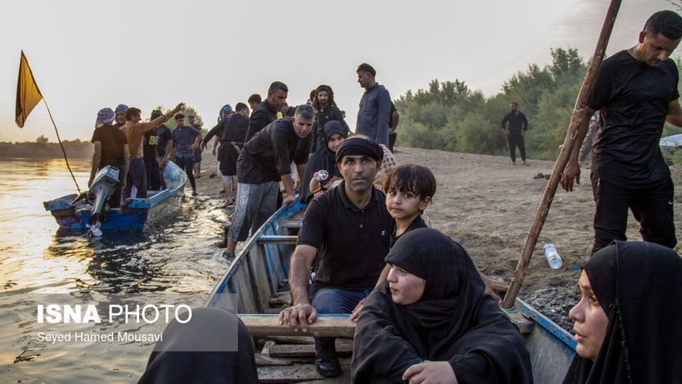 گذر زائران اربعین حسینی از رودخانه دز