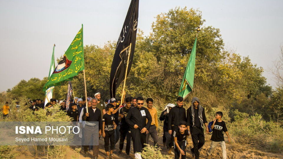 گذر زائران اربعین حسینی از رودخانه دز