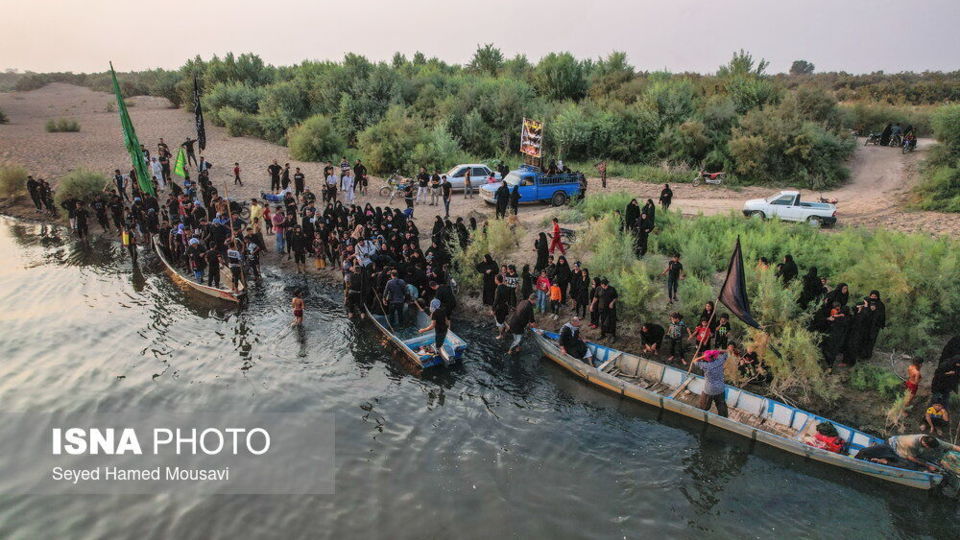 گذر زائران اربعین حسینی از رودخانه دز