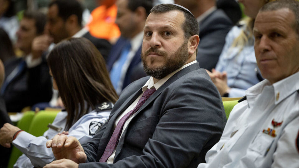 صهیونیستها خطاب به وزیر نتانیاهو: «دهانت را ببند، کُودن، باید برکنار شوی» صهیونیستها خطاب به وزیر نتانیاهو: «دهانت را ببند، کُودن، باید برکنار شوی»