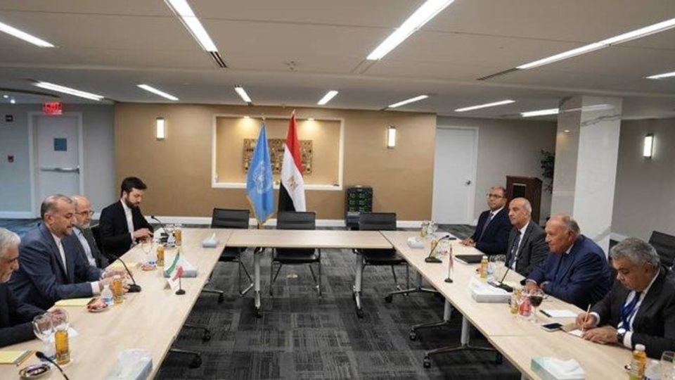 سومین تماس تلفنی امیرعبداللهیان با همتای مصری و آمادگی ارسال کمک انساندوستانه به غزه سومین تماس تلفنی امیرعبداللهیان با همتای مصری و آمادگی ارسال کمک انساندوستانه به غزه