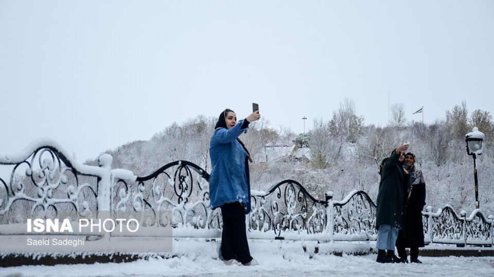 بارش اولین برف پاییزی در تبریز