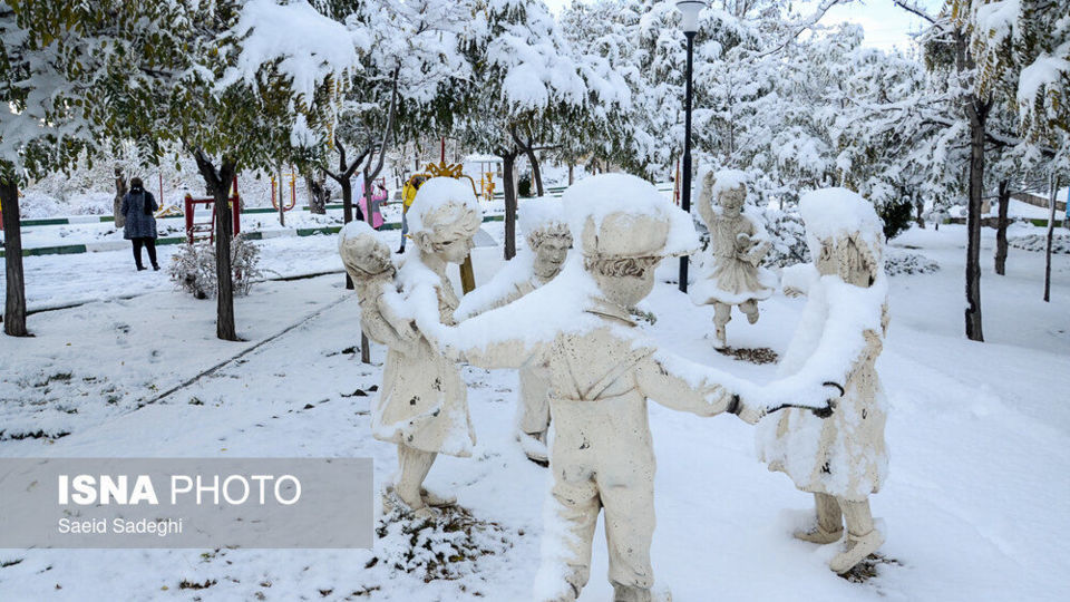 بارش اولین برف پاییزی در تبریز