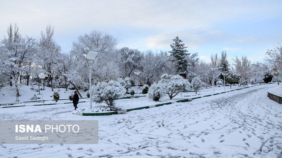 بارش اولین برف پاییزی در تبریز