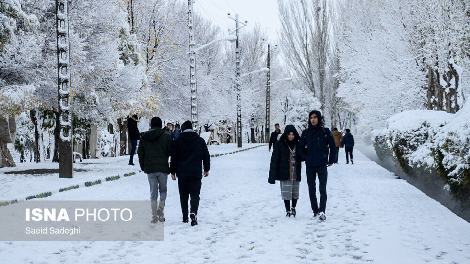 بارش اولین برف پاییزی در تبریز