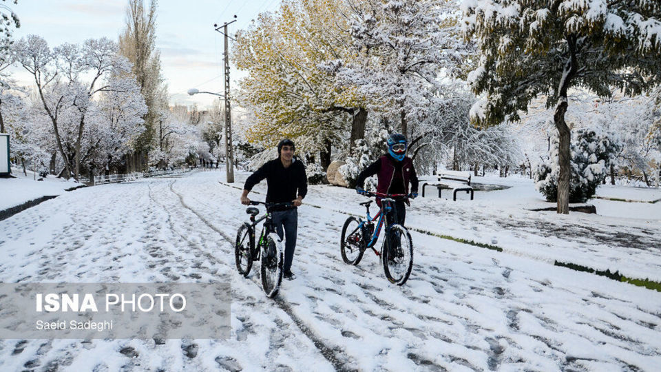 بارش اولین برف پاییزی در تبریز