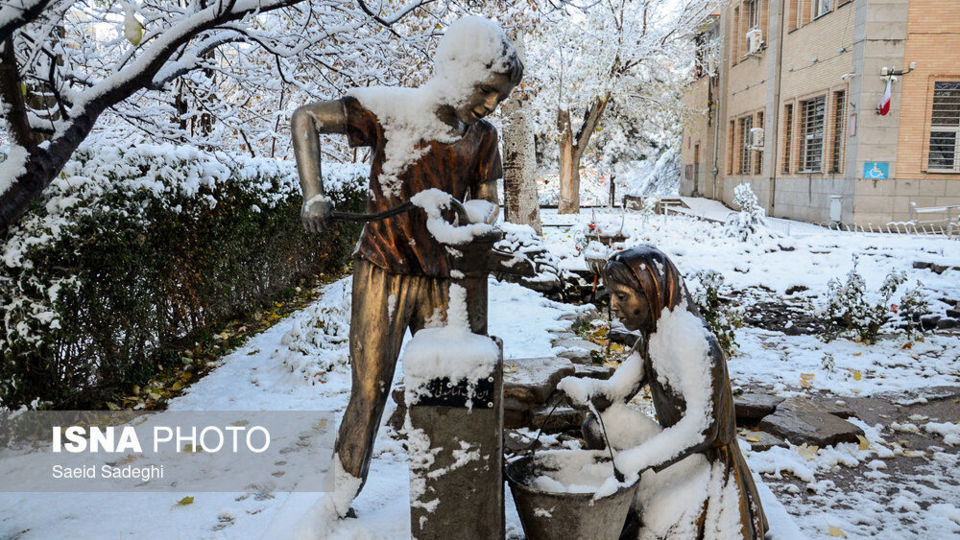 بارش اولین برف پاییزی در تبریز