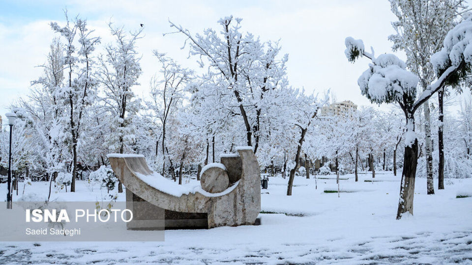 بارش اولین برف پاییزی در تبریز