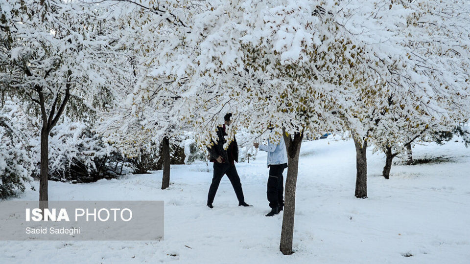 بارش اولین برف پاییزی در تبریز
