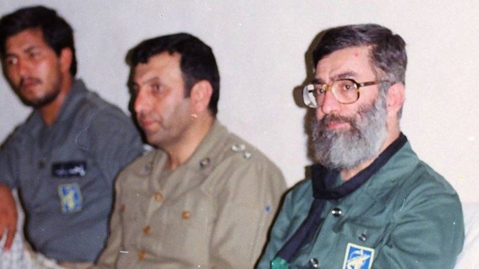 تصاویر دیدهنشده از حضور آیتالله خامنهای در جبهه جنوب تصاویر دیدهنشده از حضور آیتالله خامنهای در جبهه جنوب