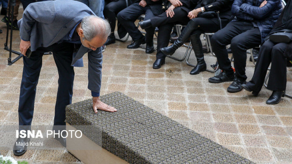 تشییع پیکر بیتا فرهی