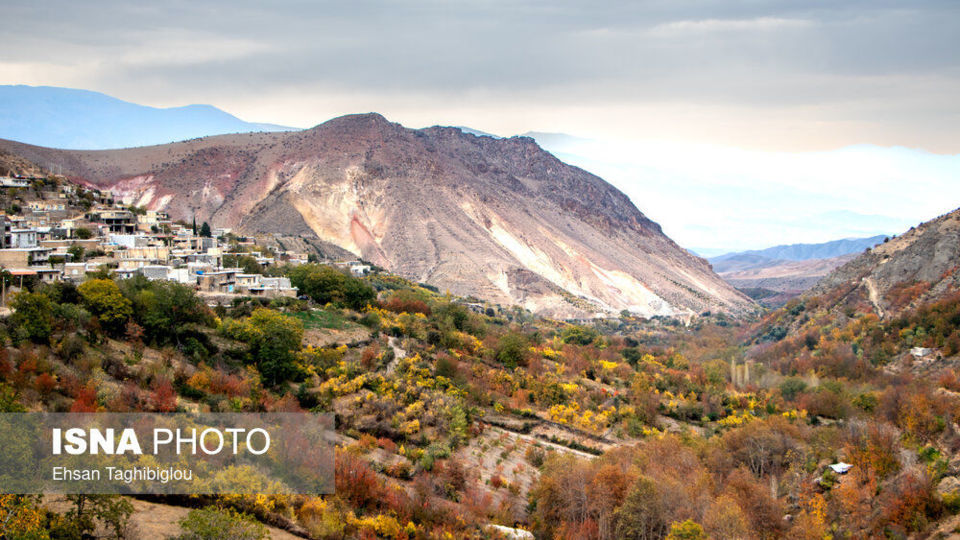 پاییز هزار رنگ در روستای «شیت»