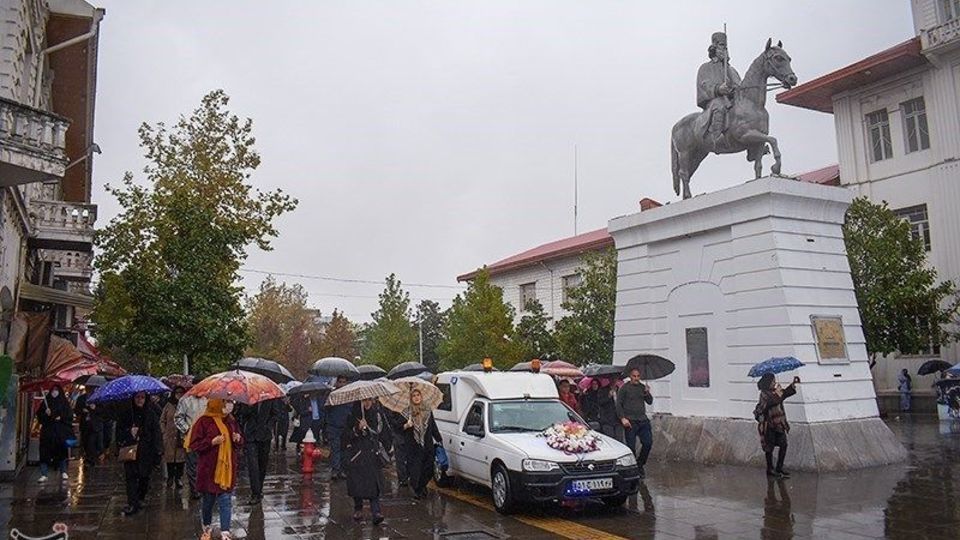 مراسم تشییع پروانه معصومی در رشت
