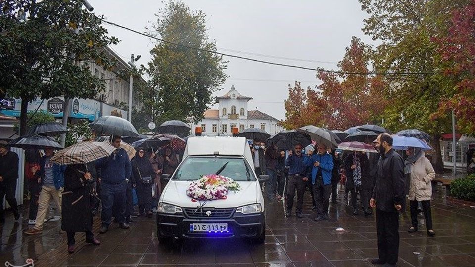 مراسم تشییع پروانه معصومی در رشت