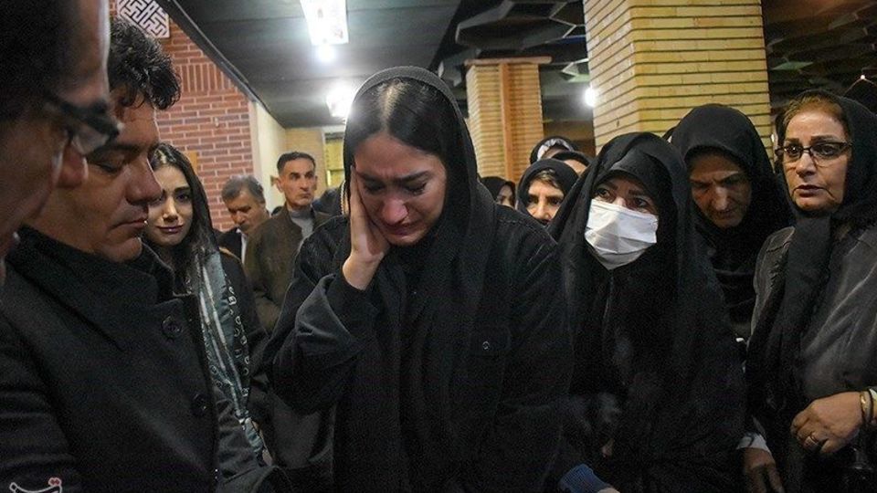 مراسم تشییع پروانه معصومی در رشت