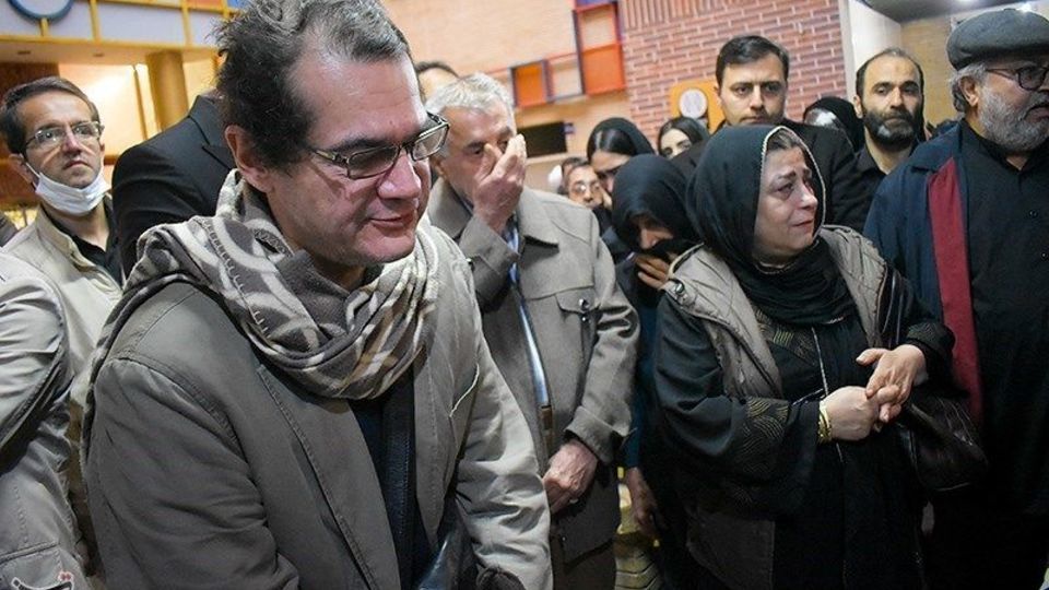 مراسم تشییع پروانه معصومی در رشت