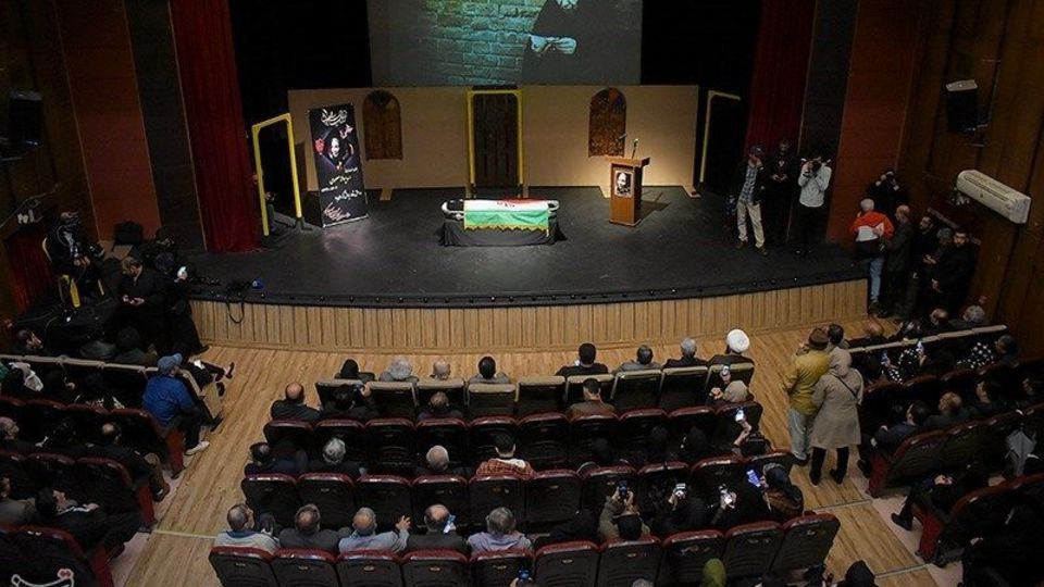 مراسم تشییع پروانه معصومی در رشت