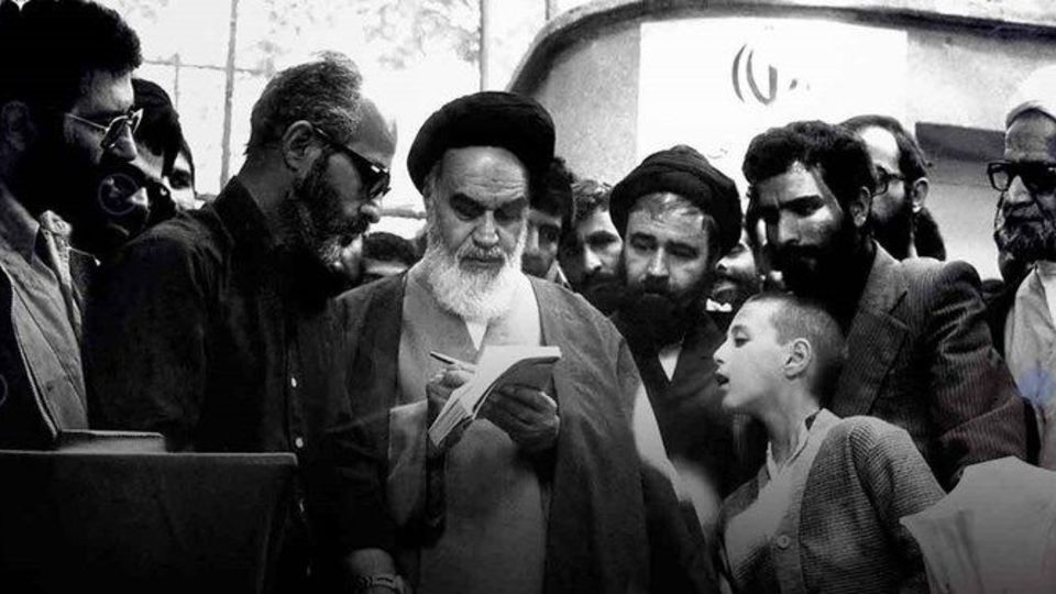 موضوع نگارش قانون اساسی از چه زمانی مطرح شد؟ موضوع نگارش قانون اساسی از چه زمانی مطرح شد؟