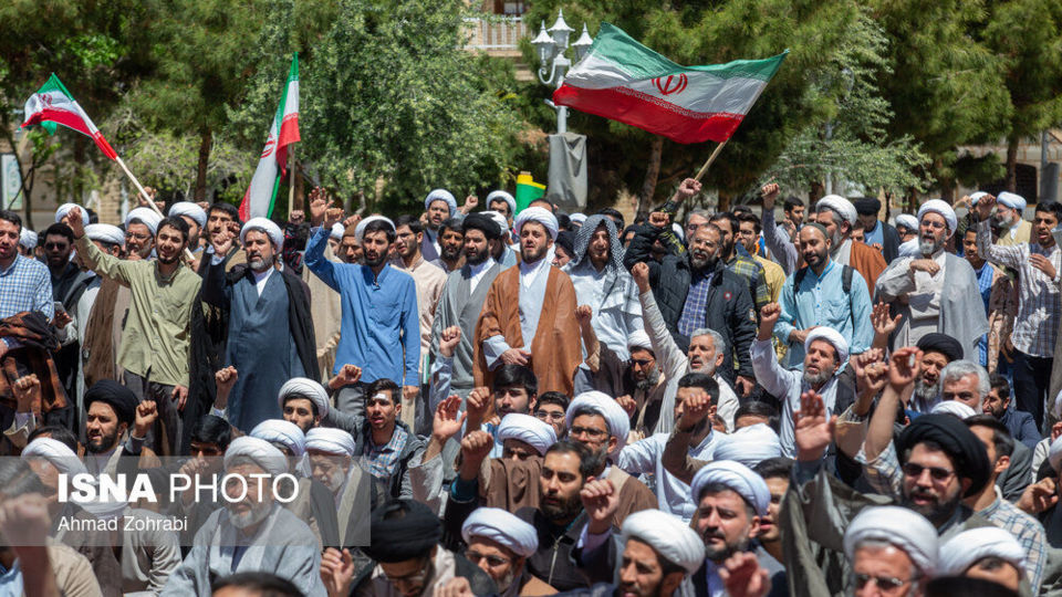 تجمع طلاب و روحانیون در حمایت از حمله سپاه به رژیم صهیونیستی