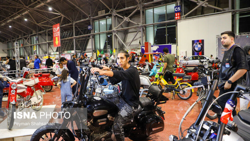 نمایشگاه خودروها و موتورسیکلت‌های کلاسیک، آفرود و مسابقه‌ای - اصفهان