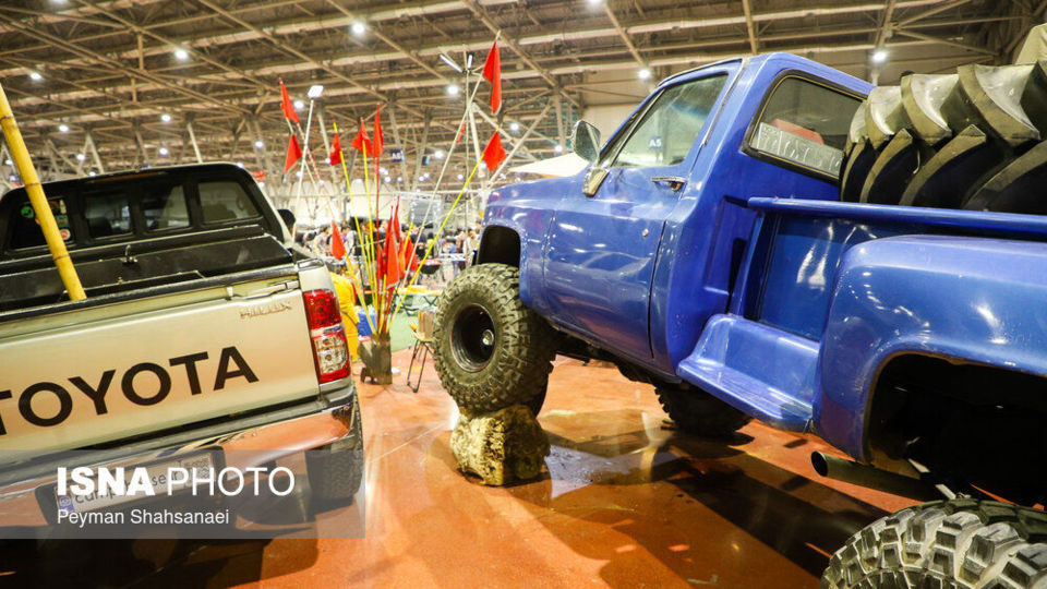 نمایشگاه خودروها و موتورسیکلت‌های کلاسیک، آفرود و مسابقه‌ای - اصفهان