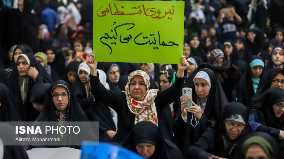 اجتماع مردم اهواز در حمایت از عفاف و حجاب
