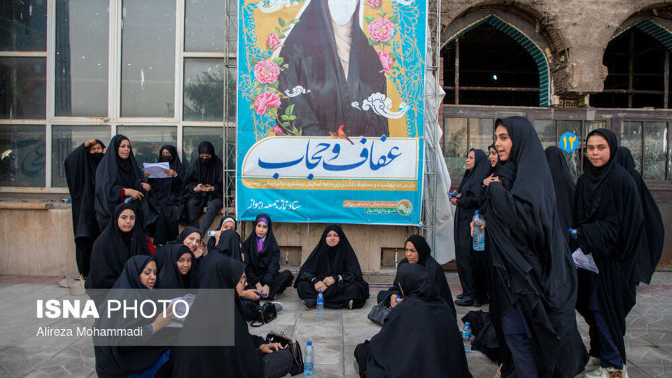 اجتماع مردم اهواز در حمایت از عفاف و حجاب