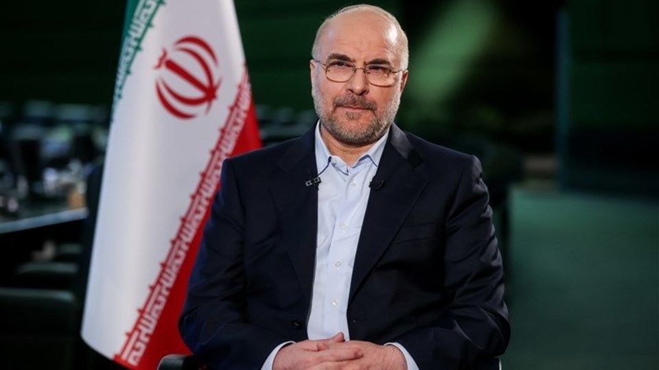 میزگرد قالیباف/ خدمت و پیشرفت بر مسائل فرهنگی اثرگذار است میزگرد قالیباف/ خدمت و پیشرفت بر مسائل فرهنگی اثرگذار است