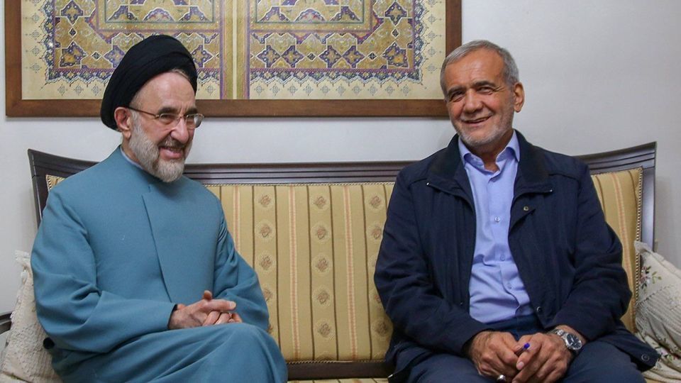 سید محمد خاتمی: به دکتر پزشکیان رأی خواهم داد سید محمد خاتمی: به دکتر پزشکیان رأی خواهم داد