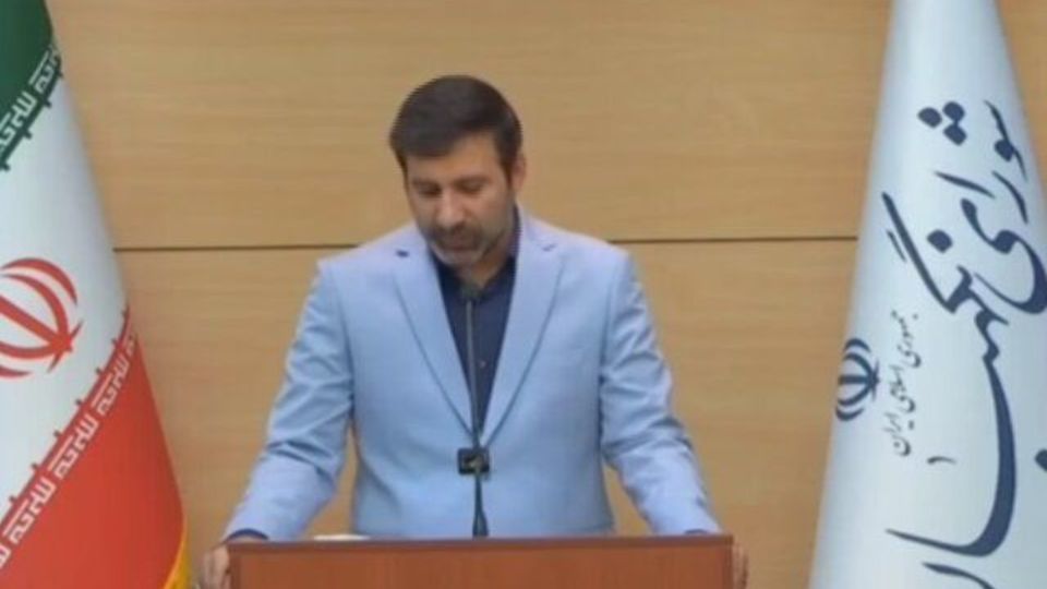 تایید صلاحیتها بر اساس قانون بود نه تحسین و سرزنش دیگران تایید صلاحیتها بر اساس قانون بود نه تحسین و سرزنش دیگران