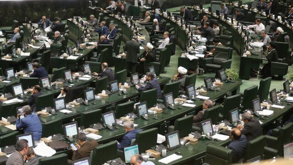 هدایای دریافتی نمایندگان در سفرهای خارجی کجا میرود؟ هدایای دریافتی نمایندگان در سفرهای خارجی کجا میرود؟