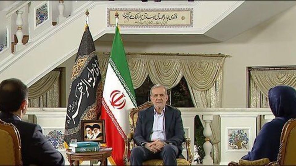 دومین گفتوگوی تلویزیونی پزشکیان با مردم/ باید مردم را مطمئن کنیم که از نظر معیشتی مشکل پیدا نمی کنند دومین گفتوگوی تلویزیونی پزشکیان با مردم/ باید مردم را مطمئن کنیم که از نظر معیشتی مشکل پیدا نمی کنند