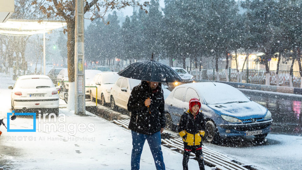 تن‌پوش سفید زمستان بر تن تبریز