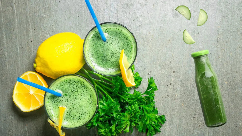 روش مصرف جعفری برای آبکردن چربی پهلو روش مصرف جعفری برای آبکردن چربی پهلو