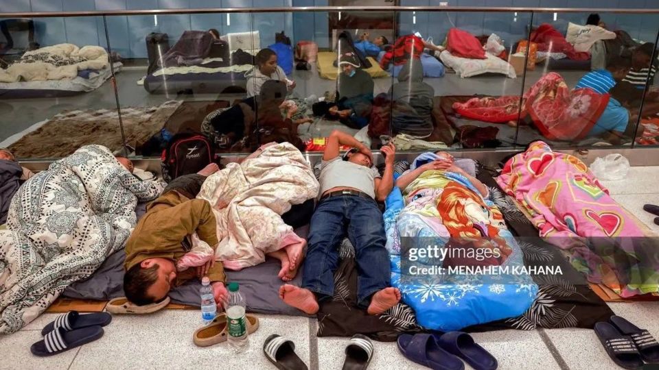 پناه گرفتن اسرائیلی‌ها در مترو از ترس حمله موشکی ایران 