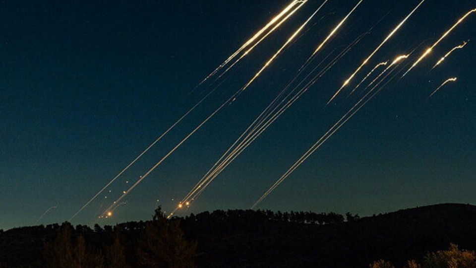 رعب و وحشت؛ سوغات موشکهای ایرانی برای صهیونیستها رعب و وحشت؛ سوغات موشکهای ایرانی برای صهیونیستها