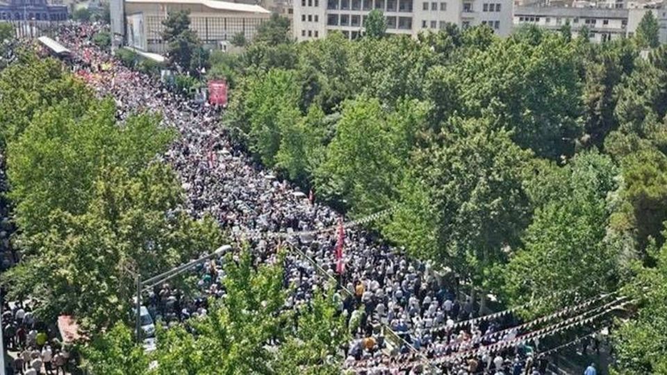 آغاز راهپیمایی همدلی و ایستادگی در تهران آغاز راهپیمایی همدلی و ایستادگی در تهران